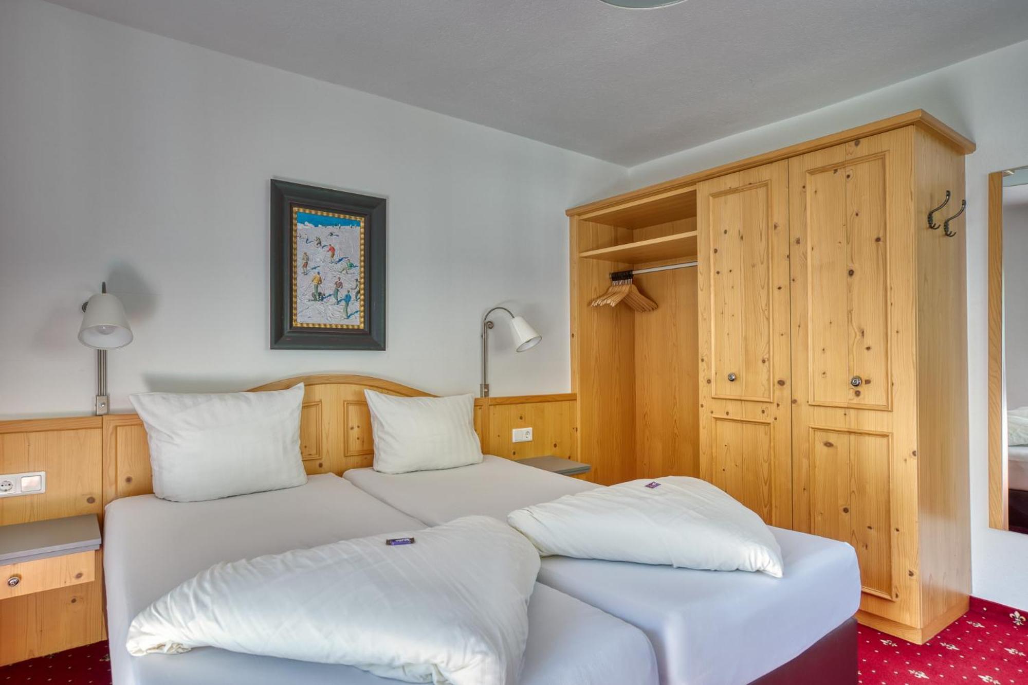 Hotel Jaegerhof Oetz Room photo